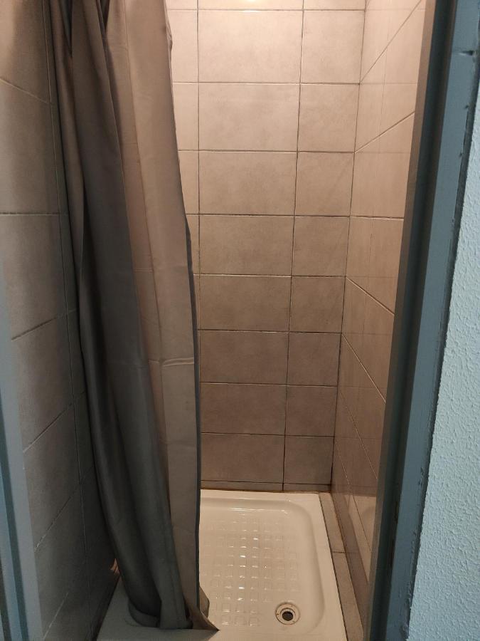 Hotel Les 4 Chenes Pontault-Combault Bagian luar foto